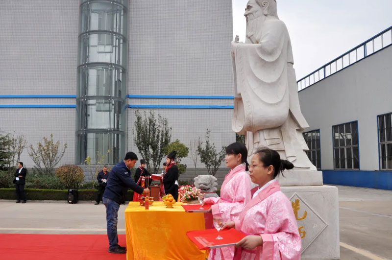 熱烈歡迎華商書院物流包裝聯(lián)盟蒞臨山東天利源參觀交流！