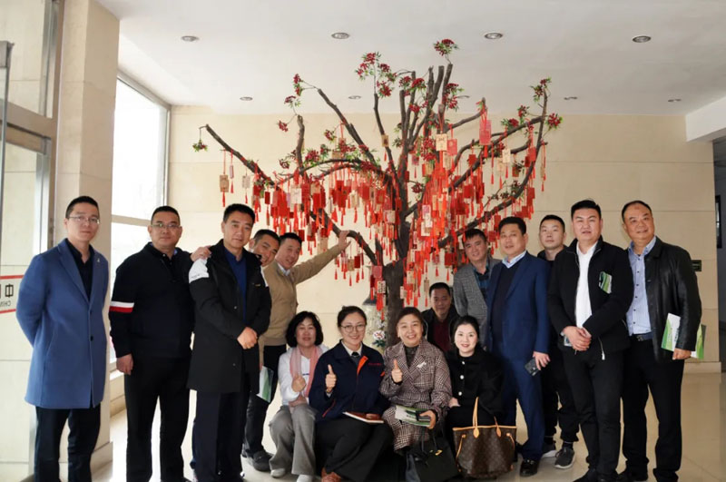 熱烈歡迎華商書院物流包裝聯(lián)盟蒞臨山東天利源參觀交流！