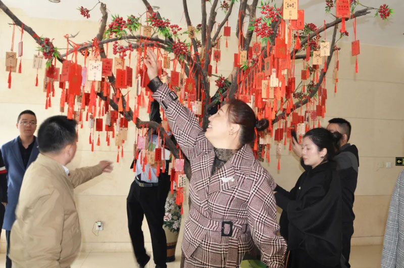 熱烈歡迎華商書院物流包裝聯(lián)盟蒞臨山東天利源參觀交流！